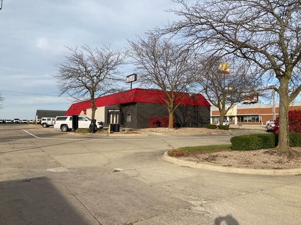 660 W Main St, El Paso, IL 61738